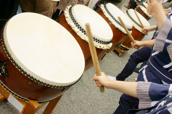 太鼓　姿勢がよくなる