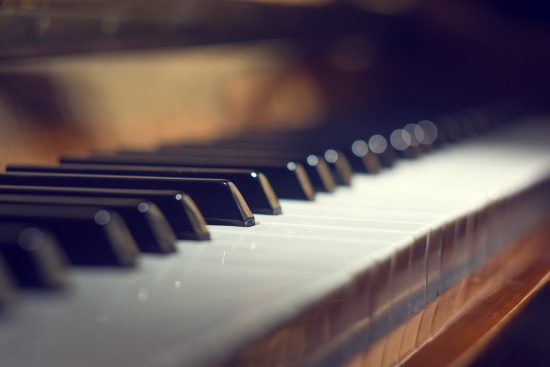 イケメンぶりが話題 超絶技巧で魅了するピアノデュオ 鍵盤男子 Music Lesson Lab