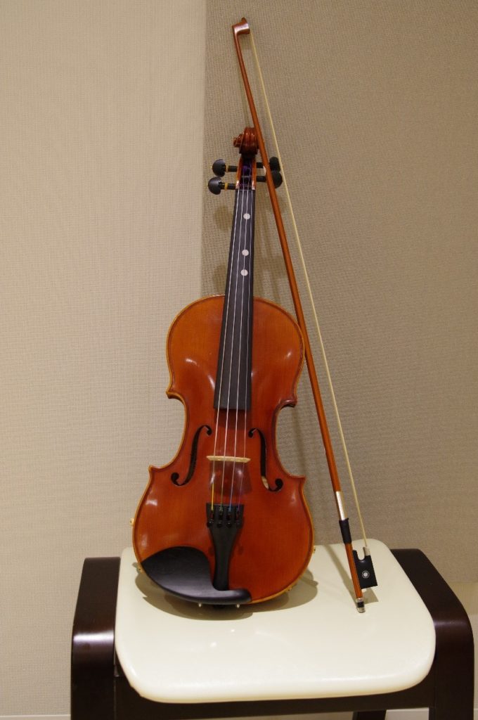 EYS音楽教室に入会すると無料でもらえるバイオリン