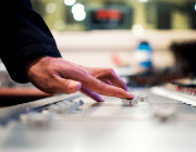 レコーディングエンジニアも派遣