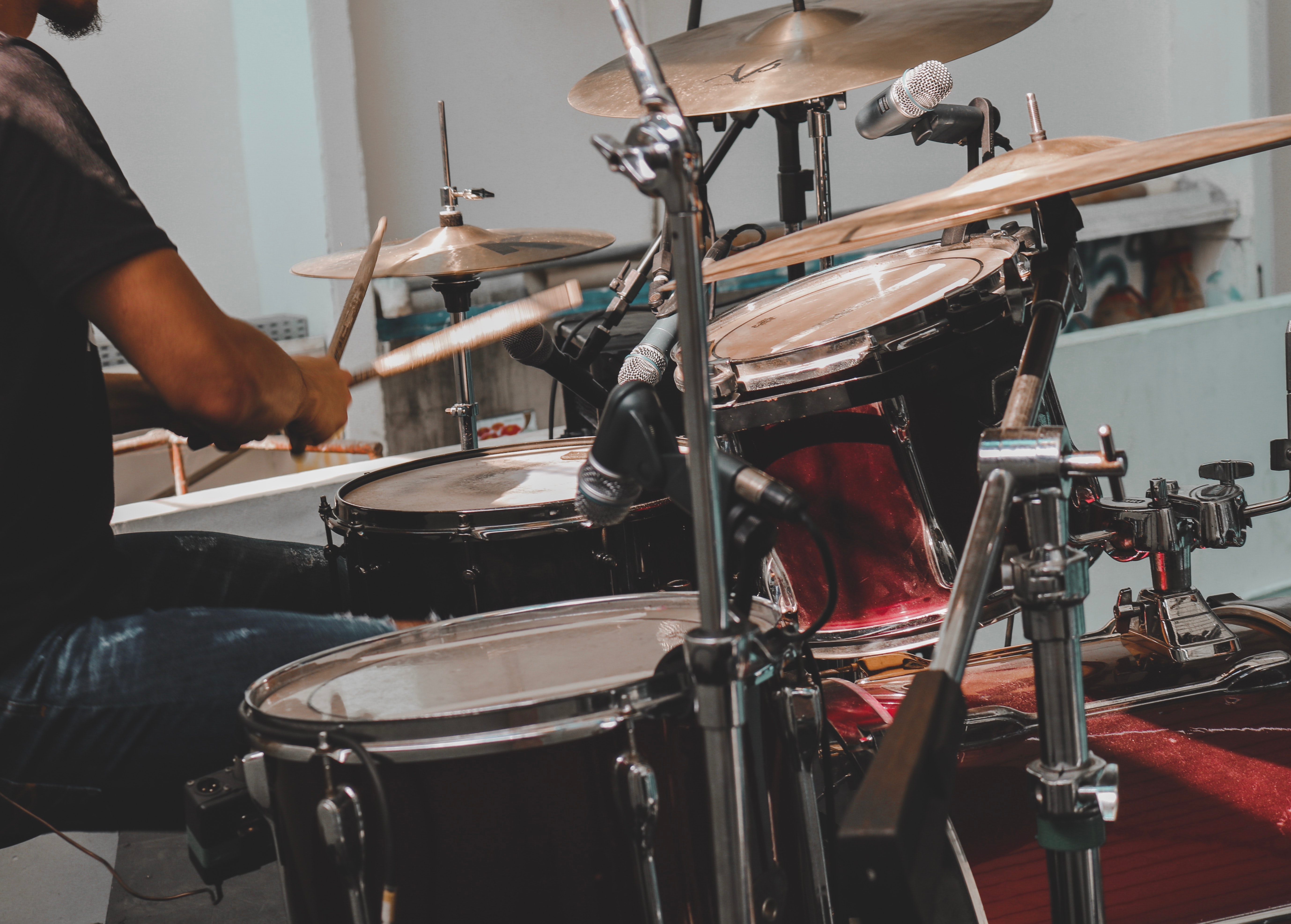 ドラムを叩くときの座り方講座 初心者が必ず知っておくべき注意点とは Music Lesson Lab