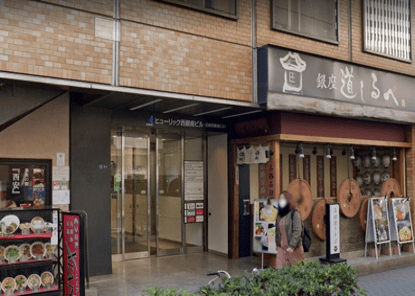 1階にカフェデ銀座があるビル「ヒューリック西銀座ビル」の3FがEYS音楽教室となります。