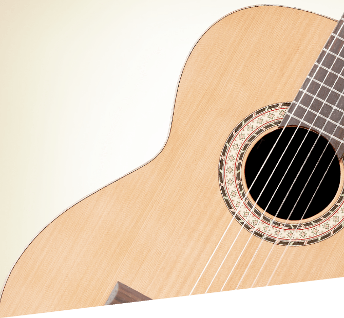 光沢があり音の伝達が良い表板